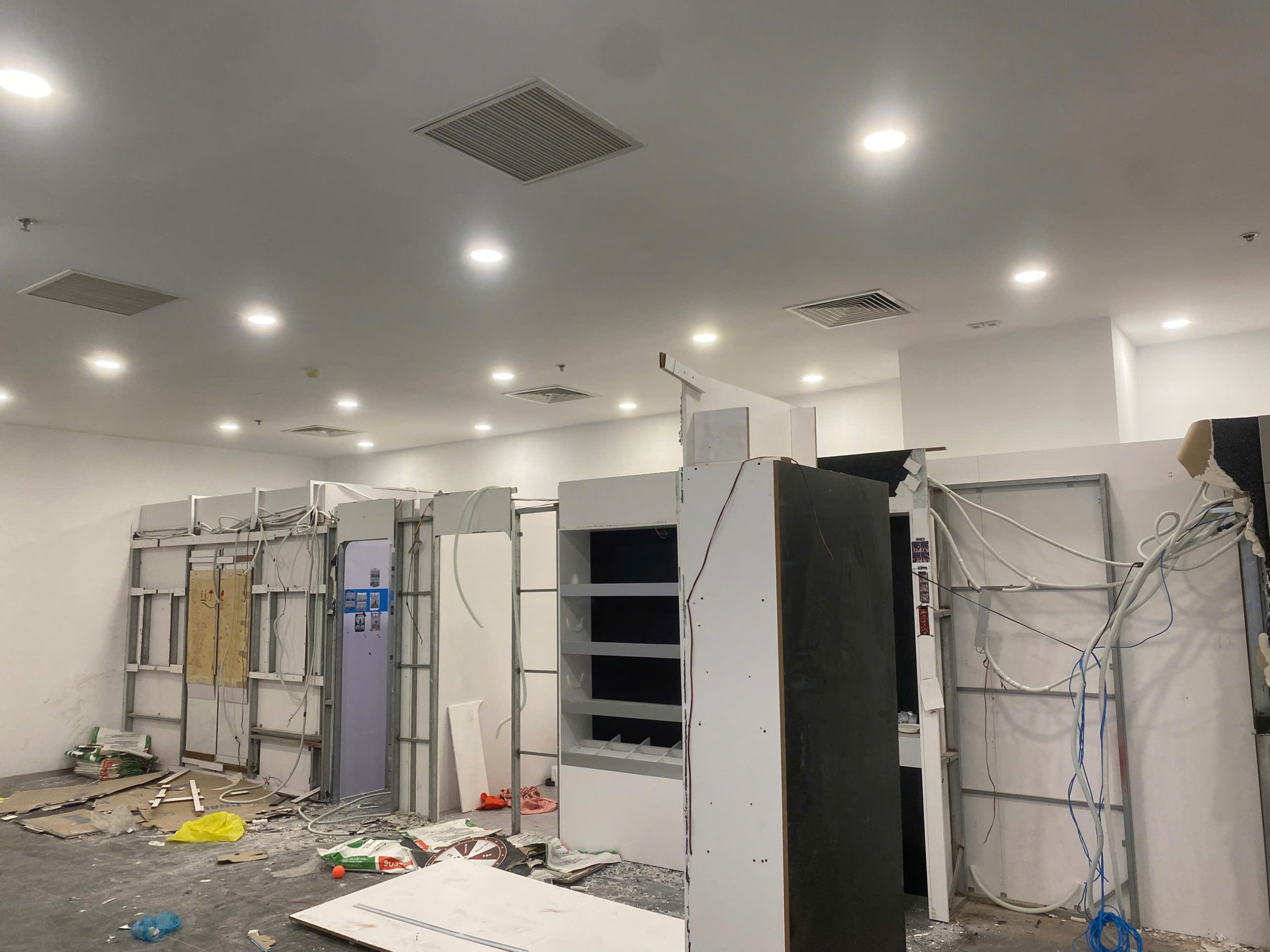 Thi công phá dỡ mặt bằng thuê nhanh chóng, chuyên nghiệp