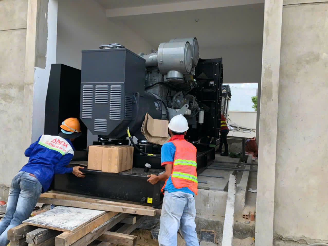 Dịch vụ di dời nâng hạ máy móc công nghiệp tại Ninh Thuận