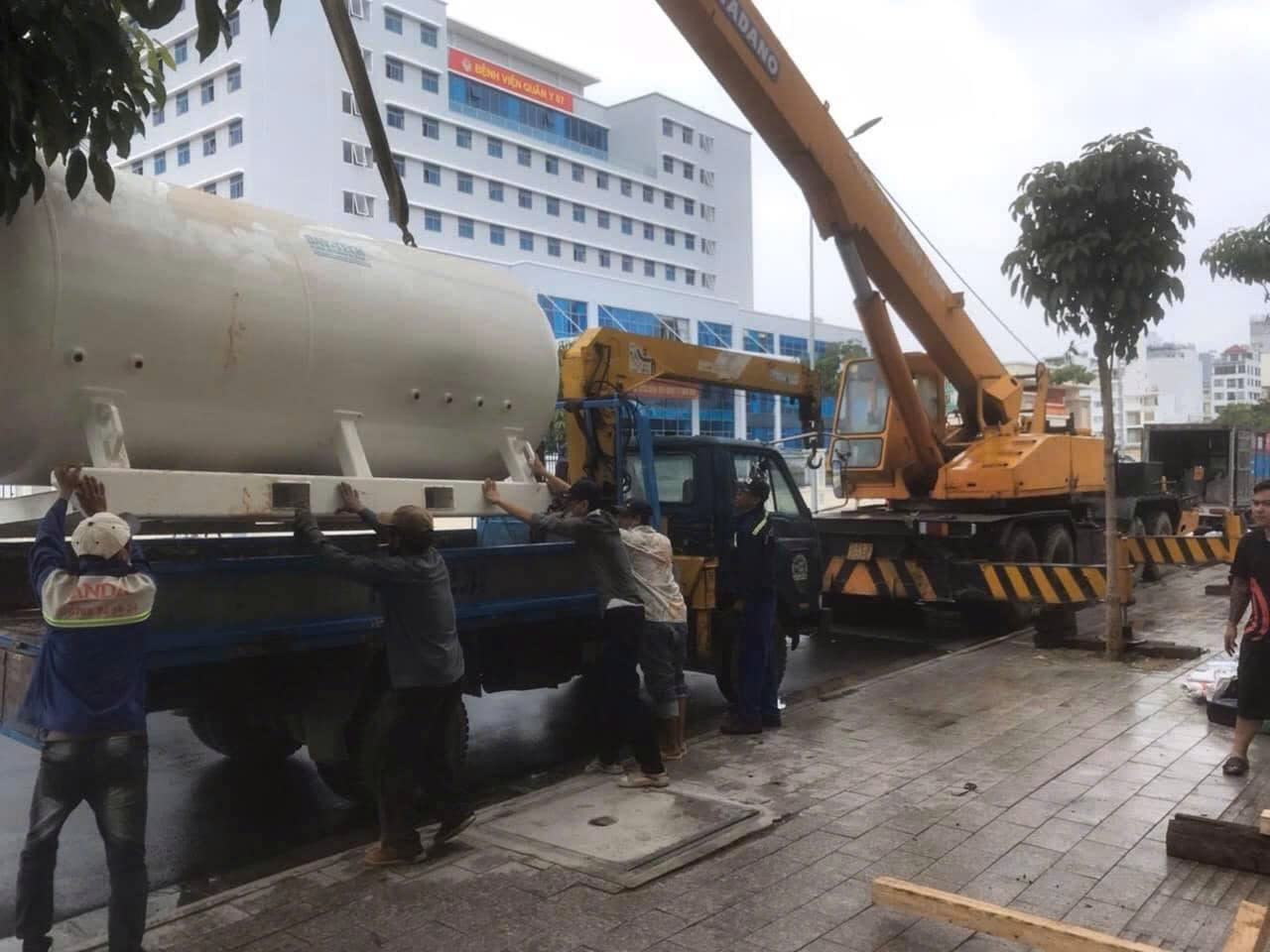 Di dời buồng điều trị giảm áp 3.5 tấn