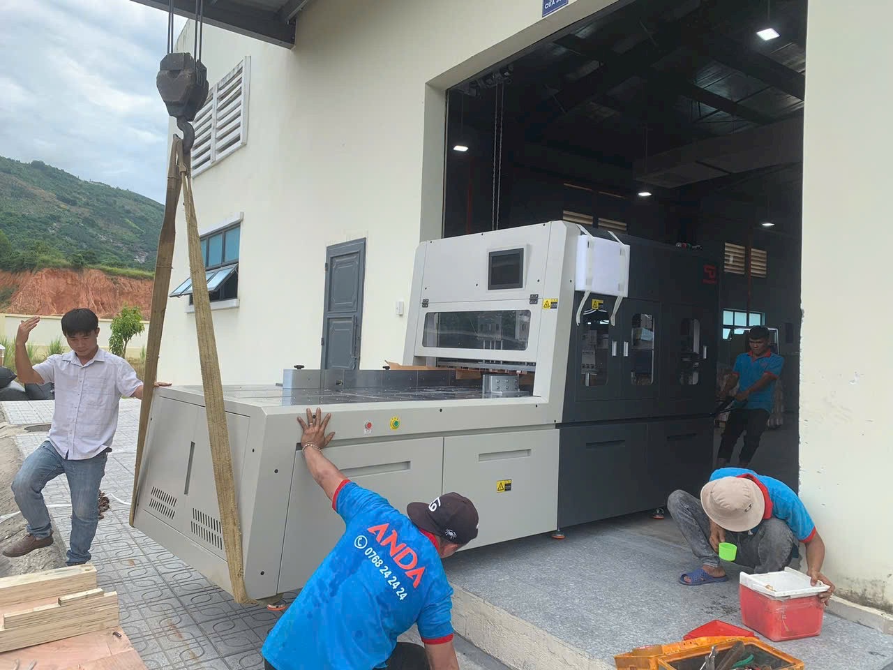 chọn đơn vị chuyên di dời máy móc công nghiệp