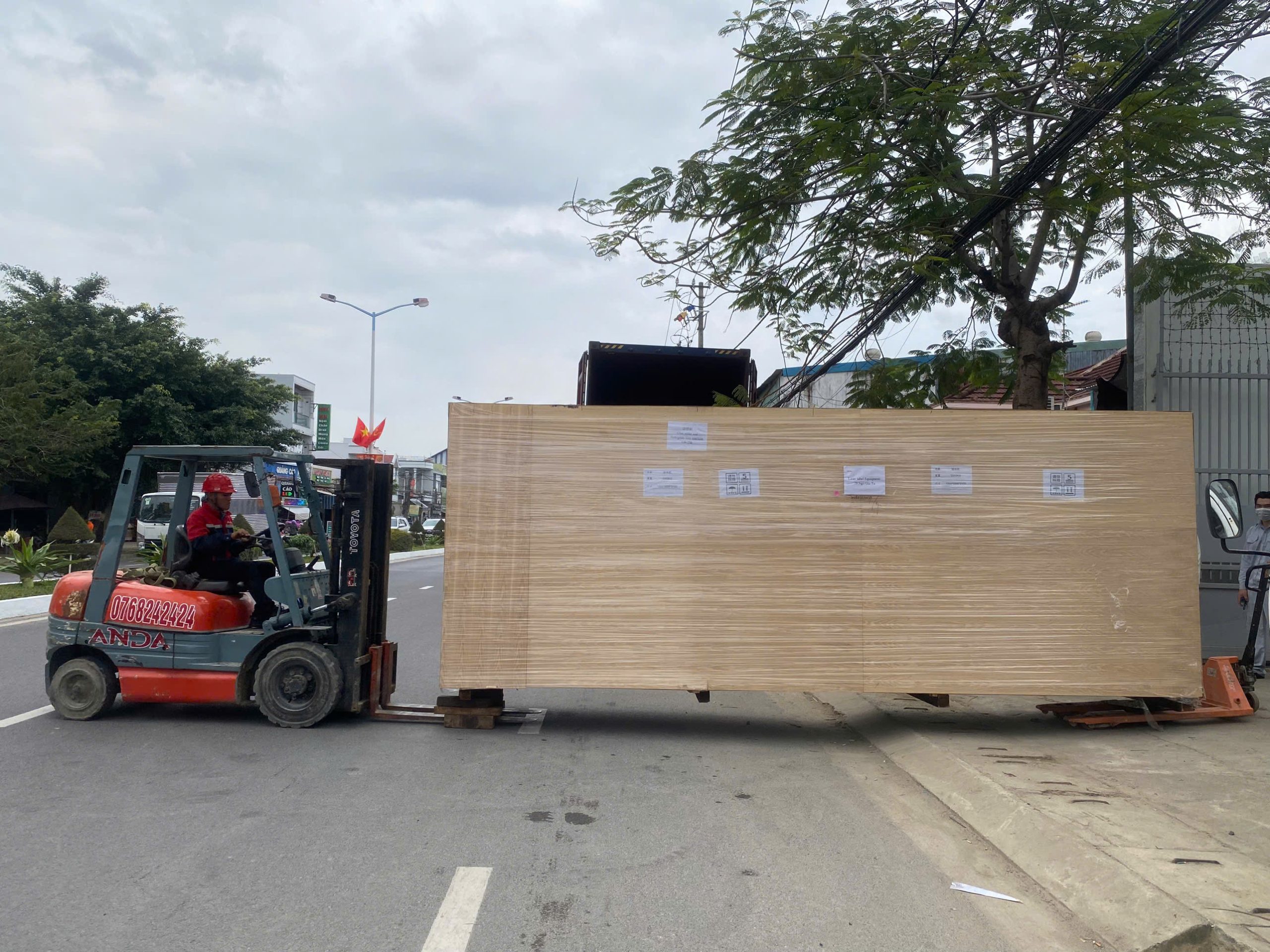 Bảng gia thuê xe nâng mới nhất 2026 Nha Trang - Khánh Hòa