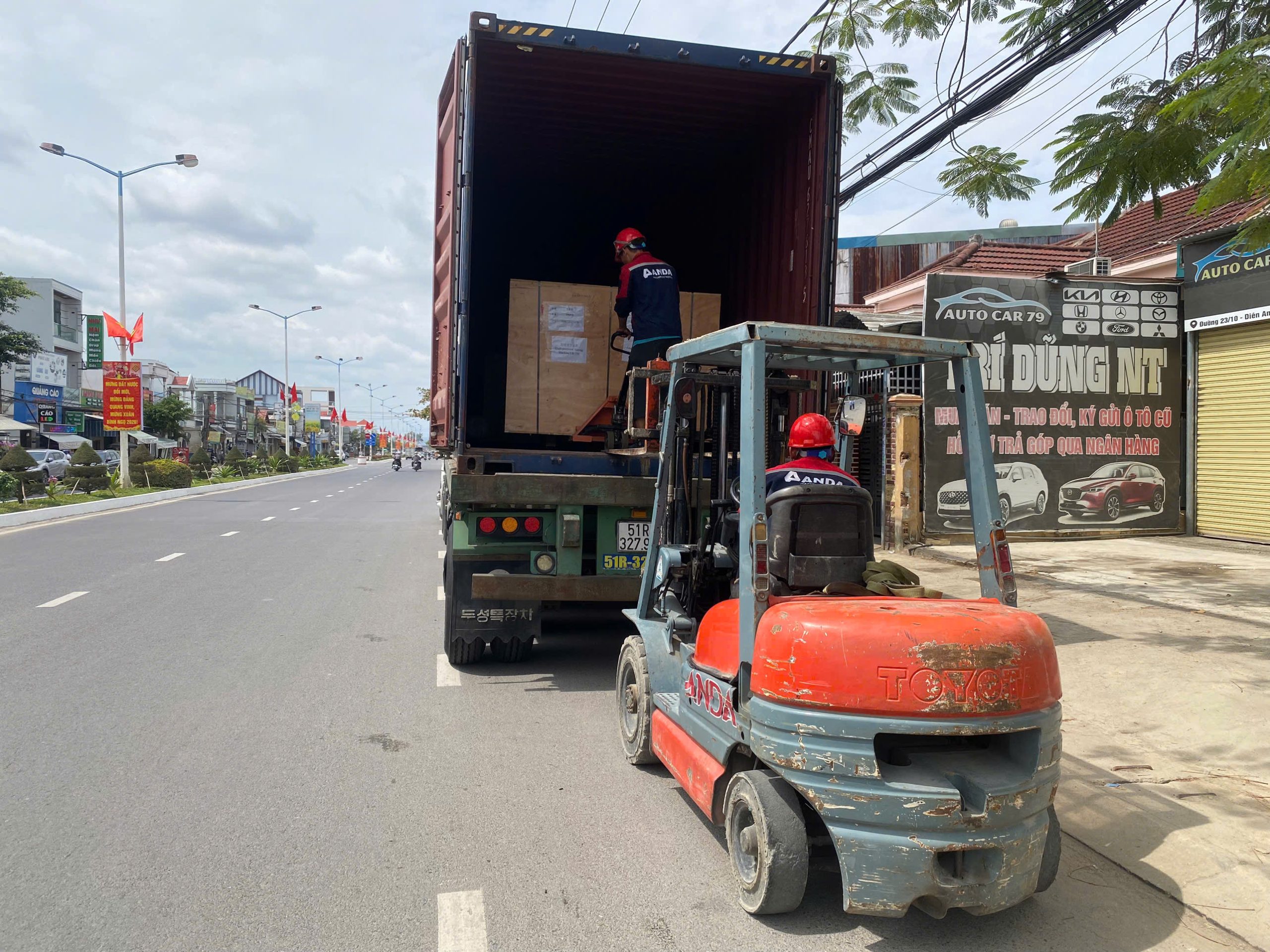 báo giá thue xe nâng mới nhất 2026 tại Nha Trang - Khánh Hòa
