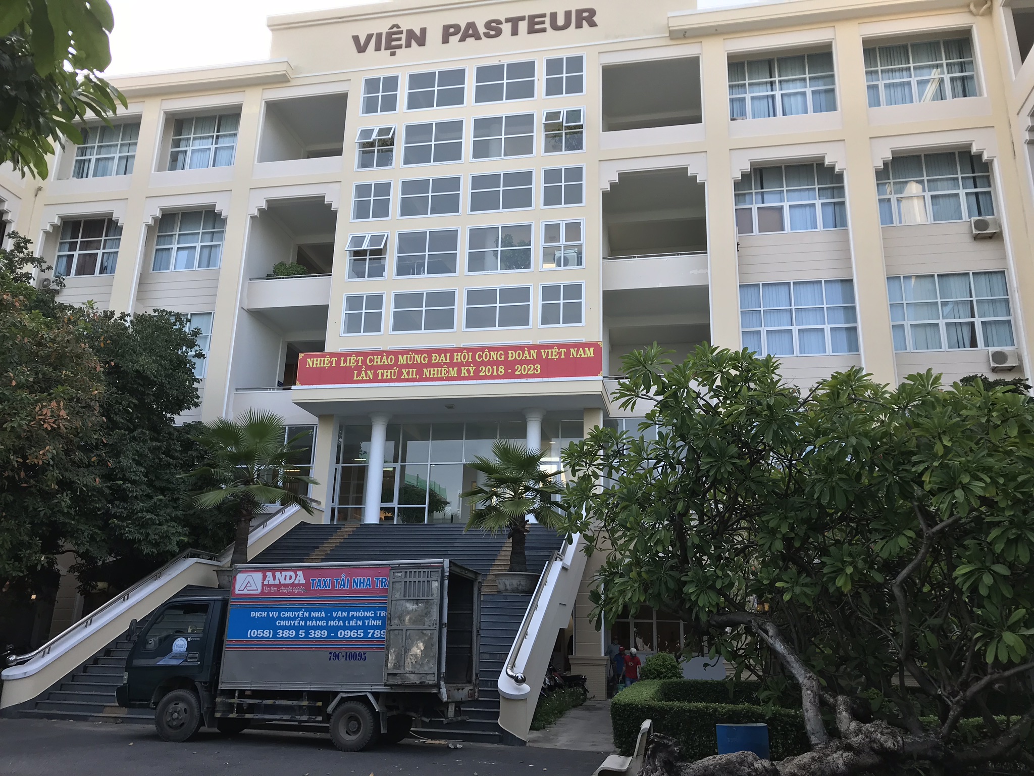 Thuê xe tải chuyển văn phòng tại Khánh Hòa